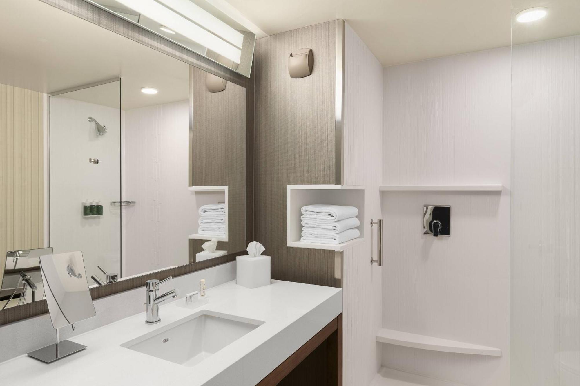 Hotel Courtyard By Marriott Seattle Northgate Extérieur photo