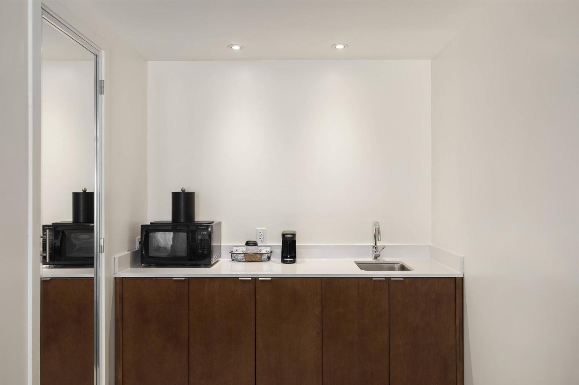Hotel Courtyard By Marriott Seattle Northgate Extérieur photo