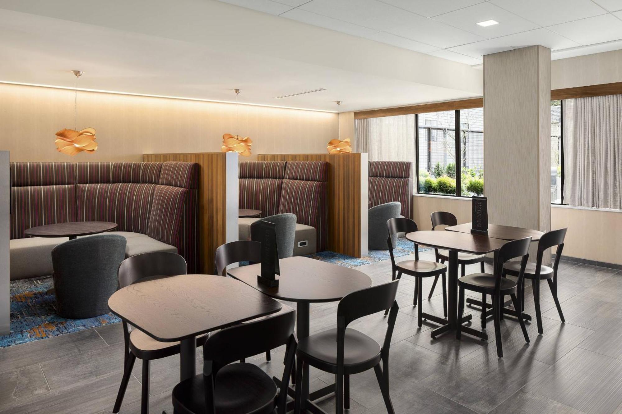 Hotel Courtyard By Marriott Seattle Northgate Extérieur photo